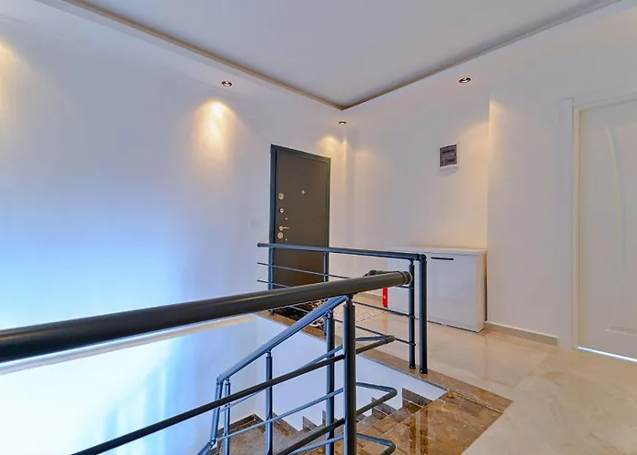 2 Bedroom Luxury - Private Garden And Pool