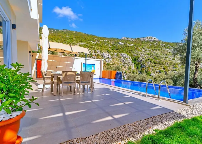 Villa 2 Bedroom Luxury - Private Garden And Pool *