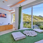 2 Bedroom Luxury - Private Garden And Pool *