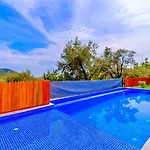 2 Bedroom Luxury - Private Garden And Pool *